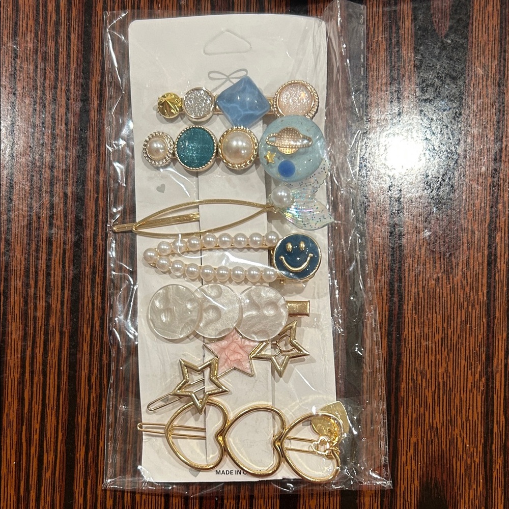 Stylish Hair Clip Set with Gold and Blue Accents
